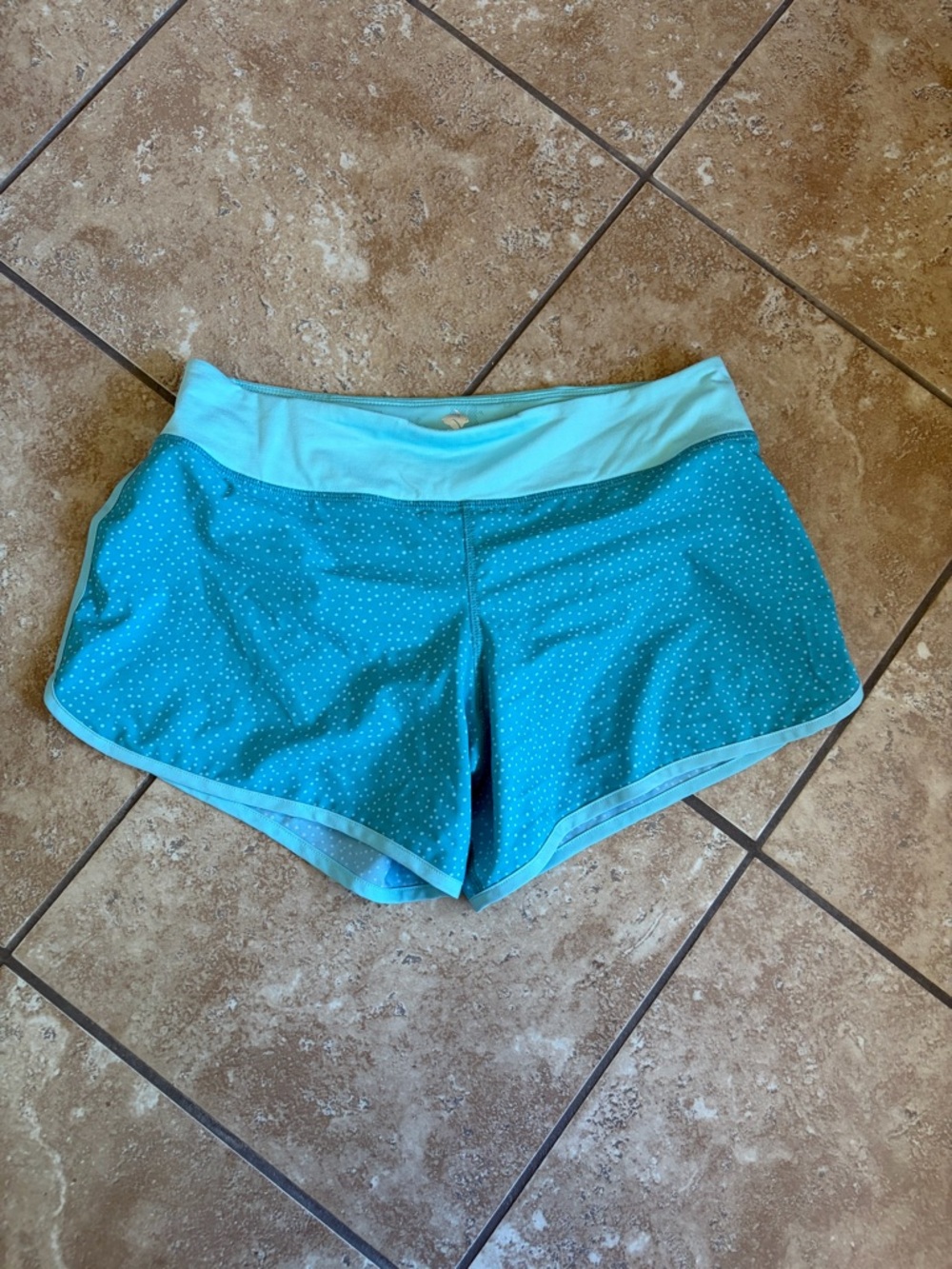 Rabbit running Hopper shorts 4in